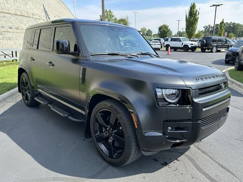Used 2026 Land Rover Defender 110 V8 AWD/4WD image 9