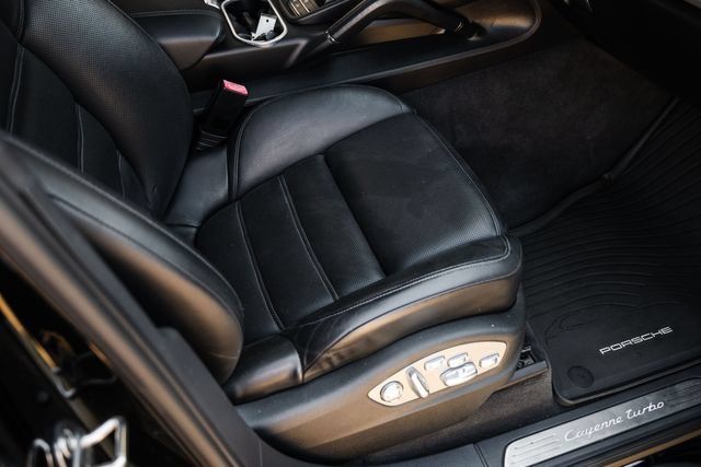 Used 2012 Porsche Cayenne Turbo AWD/4WD image 63