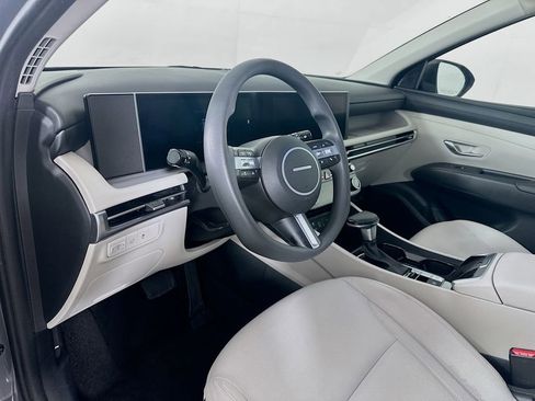 Certified 2025 Hyundai Tucson SEL image 9