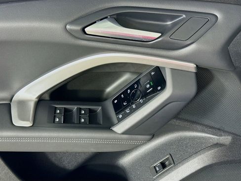 Used 2025 Audi Q5 Premium w/ Convenience Package image 11