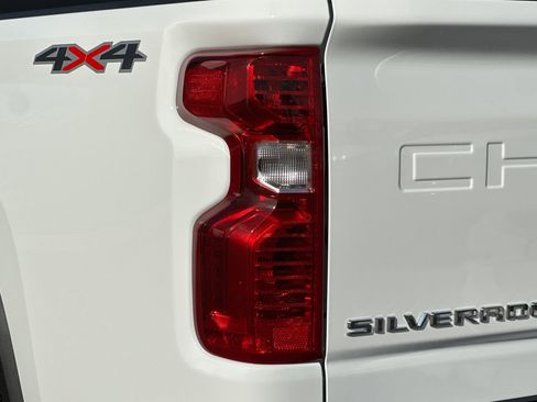New 2026 Chevrolet Silverado 2500 LT image 26