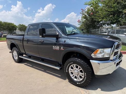 Used 2018 RAM 2500 Tradesman w/ Chrome Appearance Group AWD/4WD image 33