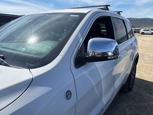 Certified 2017 Jeep Grand Cherokee Limited image 3