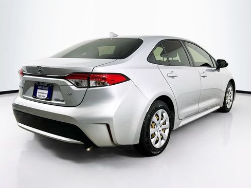Used 2020 Toyota Corolla LE FWD image 7