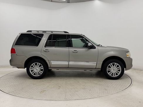 Used 2008 Lincoln Navigator 2WD image 8