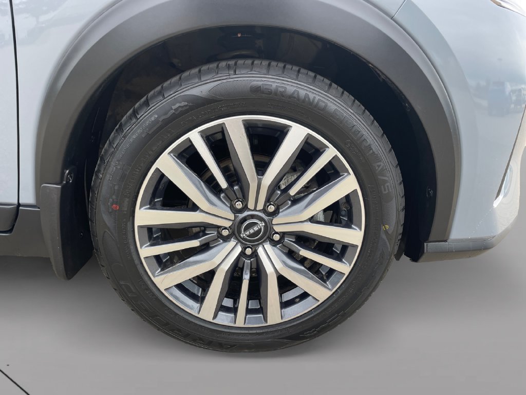 Used 2023 Nissan Kicks SR FWD image 9