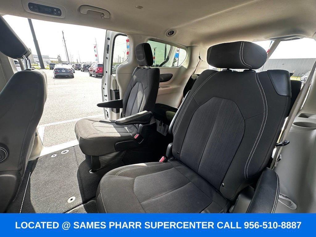 Used 2023 Chrysler Voyager LX FWD image 18