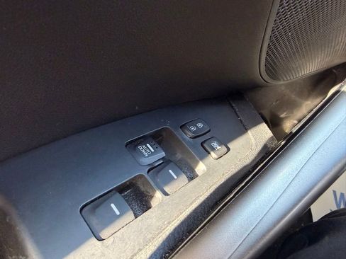 Used 2017 Hyundai Veloster Value Edition image 20