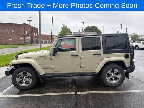 Used 2017 Jeep Wrangler Unlimited Sahara AWD/4WD image 3