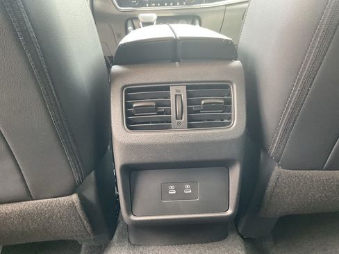 Used 2026 Nissan Rogue SL FWD image 12