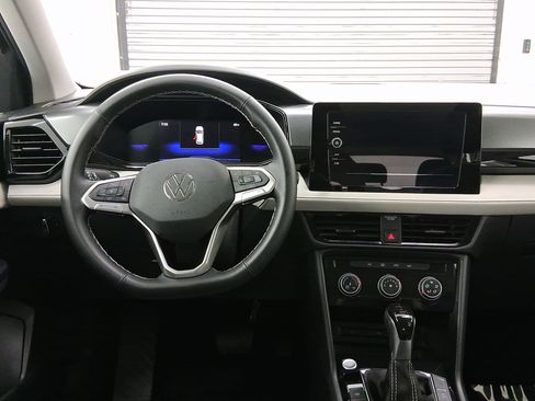 Used 2025 Volkswagen Taos S image 4