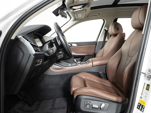 Used 2022 BMW X7 xDrive40i w/ Premium Package image 19