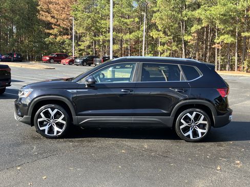 Used 2023 Volkswagen Taos SEL image 7