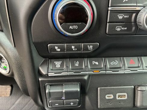 Used 2020 Chevrolet Silverado 3500 LTZ w/ LTZ Premium Package image 27