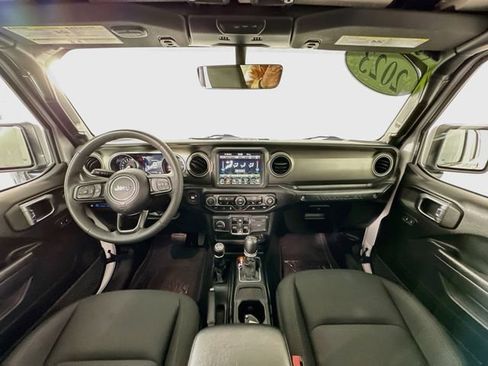 Used 2023 Jeep Wrangler Unlimited w/ Cold Weather Group AWD/4WD image 3