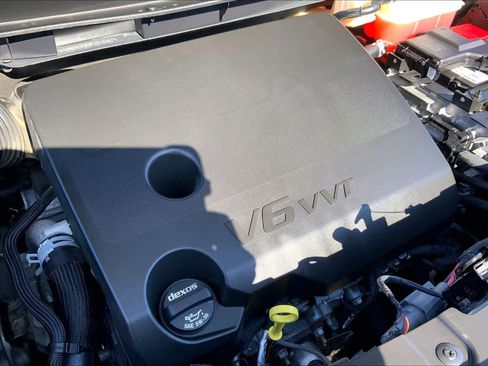 Certified 2023 Chevrolet Traverse RS image 32