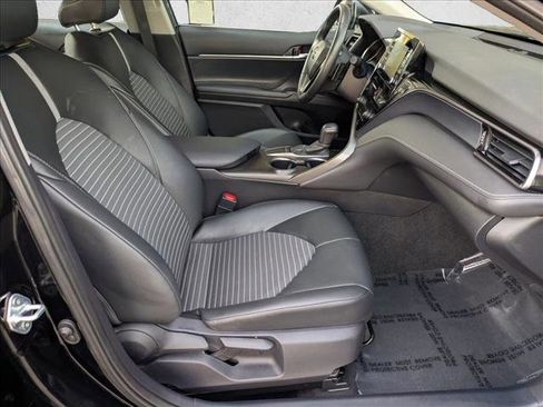Used 2024 Toyota Camry SE image 19