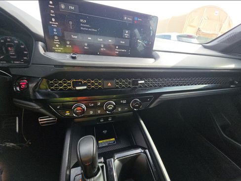Used 2025 Honda Accord Sport image 12