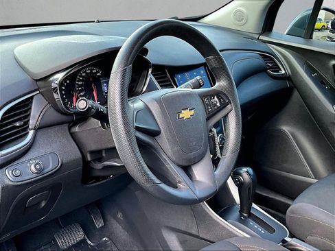 Used 2020 Chevrolet Trax LS FWD image 14