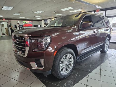 Used 2023 GMC Yukon SLT w/ Max Trailering Package image 1