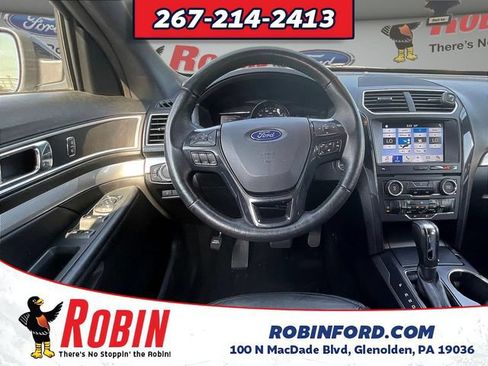 Used 2017 Ford Explorer XLT w/ Equipment Group 202A AWD/4WD image 10