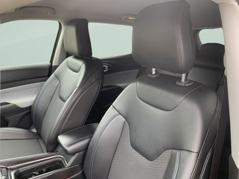 Used 2022 Jeep Compass Latitude image 14