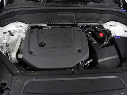 New 2025 Volvo XC90 B6 Core w/ Protection Package Premier image 12