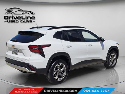 Used 2025 Chevrolet Trax LT image 12