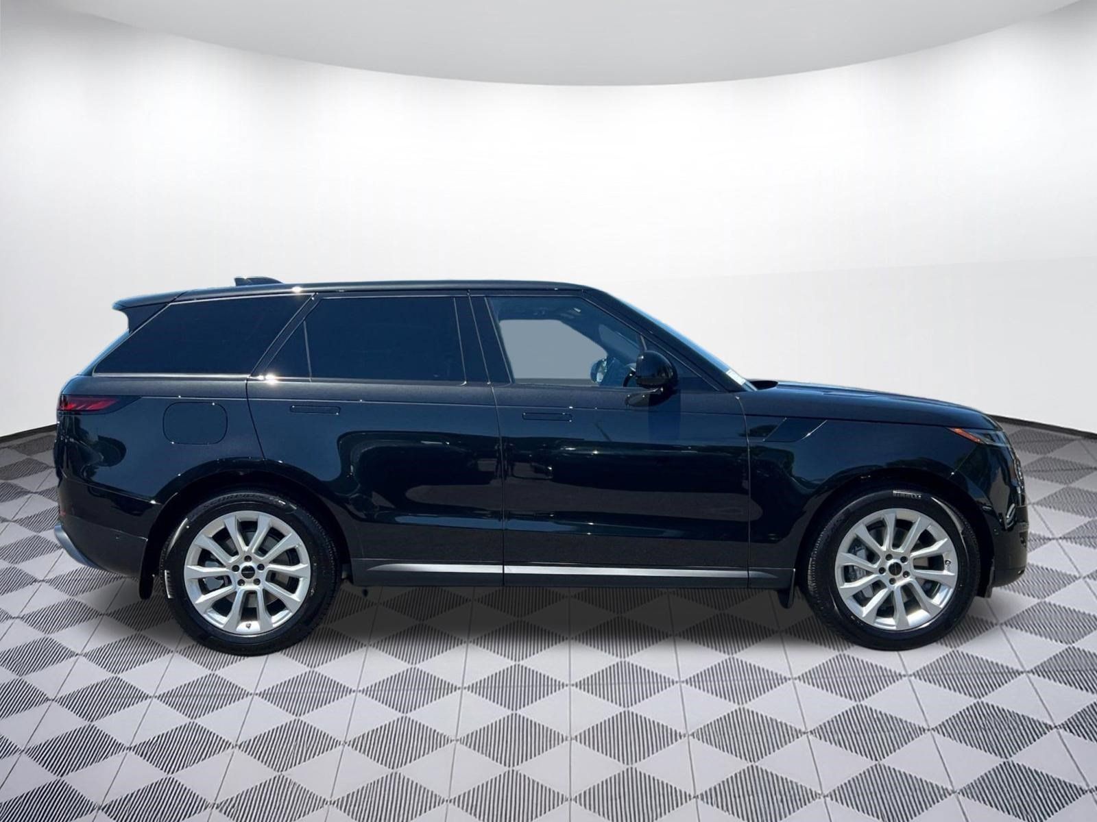 New 2026 Land Rover Range Rover Sport SE AWD/4WD image 7