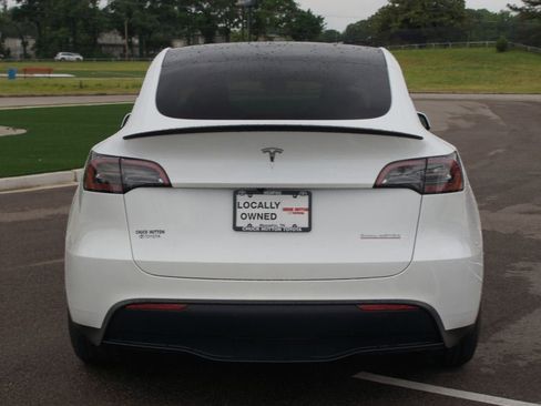 Used 2023 Tesla Model Y Performance AWD/4WD image 3