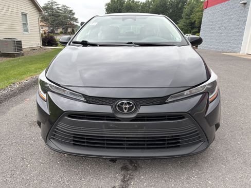 Used 2025 Toyota Corolla LE FWD image 8