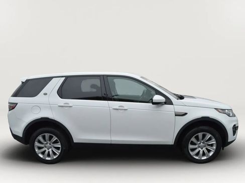 Used 2018 Land Rover Discovery Sport SE image 10