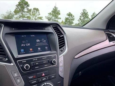 Used 2017 Hyundai Santa Fe Sport FWD image 35