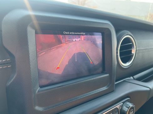 Used 2021 Jeep Wrangler Unlimited Sahara w/ LED Lighting Group image 29