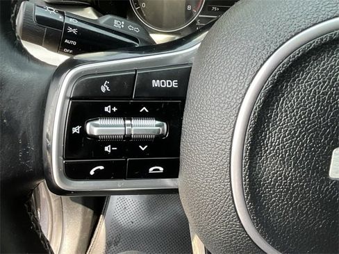 Used 2022 Kia Sorento S image 13