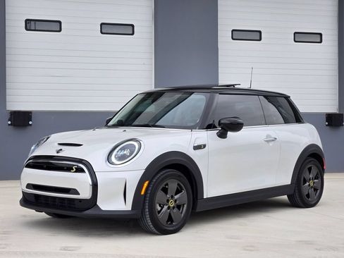 Used 2024 MINI Cooper SE FWD image 4