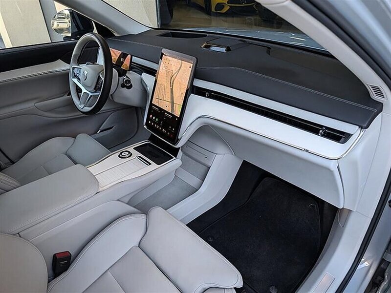 Used 2025 Volvo EX90 Ultra AWD/4WD image 4