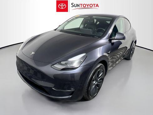 Used 2024 Tesla Model Y Long Range image 9