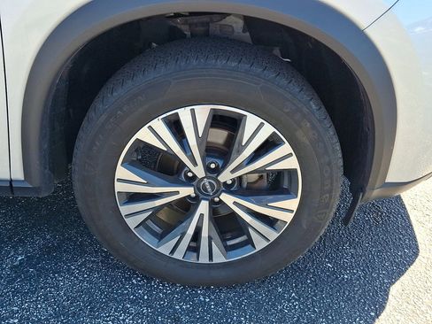 Used 2023 Nissan Rogue SV AWD/4WD image 9