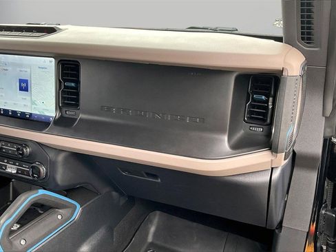 Used 2023 Ford Bronco Wildtrak image 20