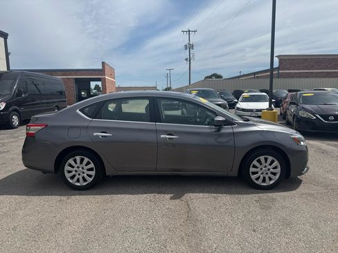 Used 2016 Nissan Sentra SV FWD image 5