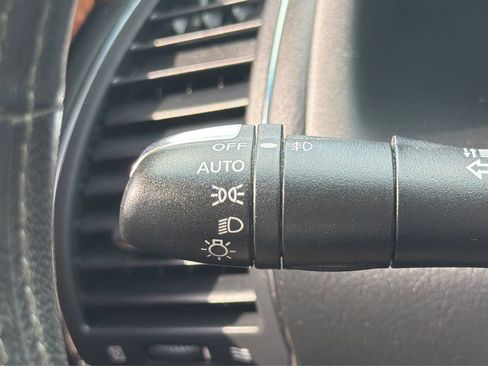 Used 2015 INFINITI QX80 4WD w/ Deluxe Technology Package image 18