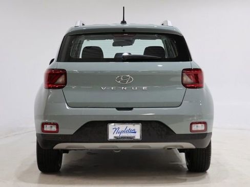Used 2025 Hyundai Venue SEL FWD image 30