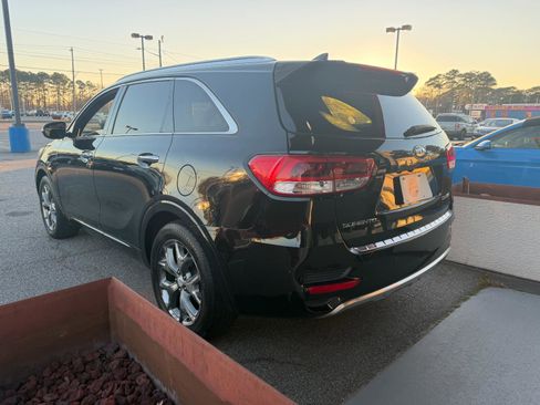 Used 2016 Kia Sorento SX image 7