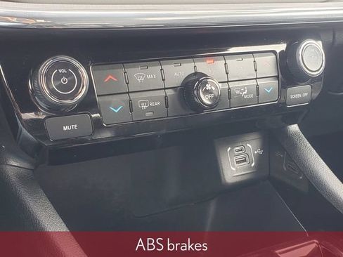Used 2023 Jeep Compass Limited AWD/4WD image 29
