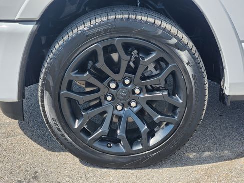 Used 2025 RAM 1500 Limited AWD/4WD image 10