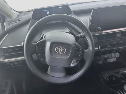 Used 2026 Toyota Prius LE FWD image 17