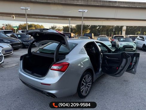 Used 2018 Maserati Ghibli image 28