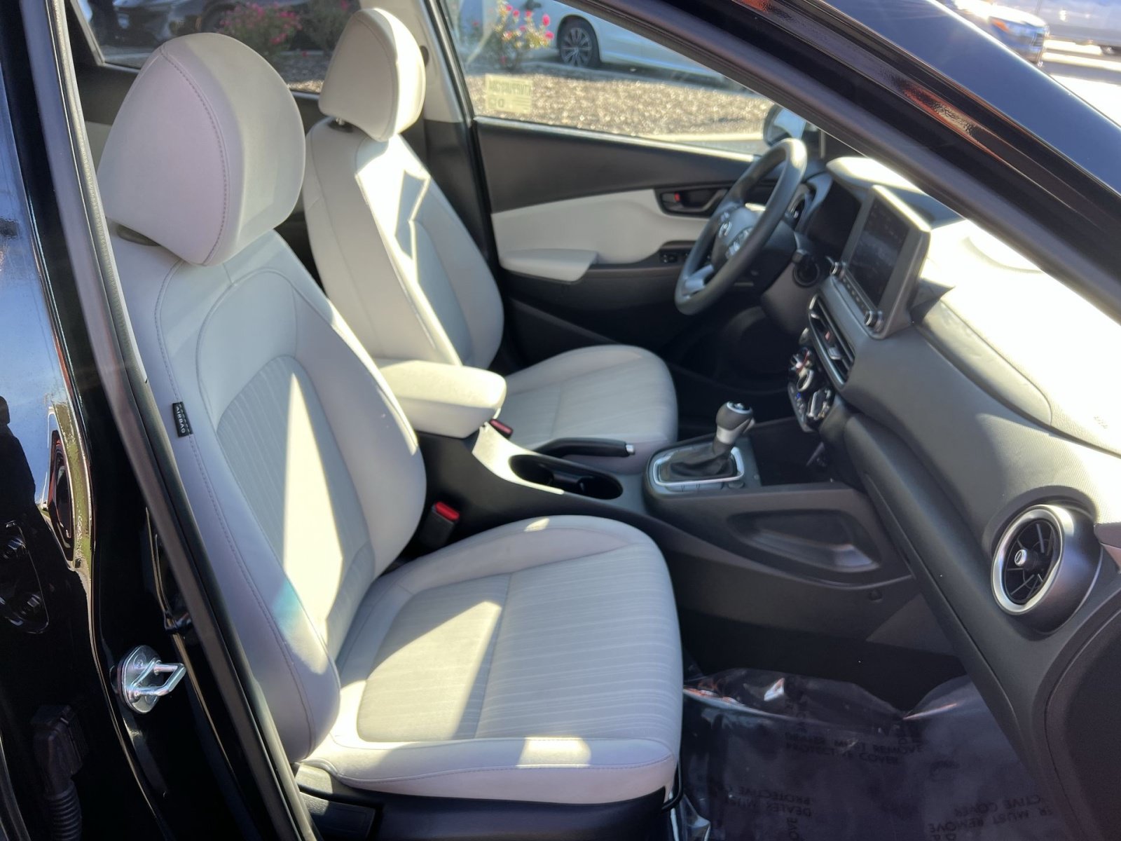 Used 2023 Hyundai Kona SEL FWD image 25