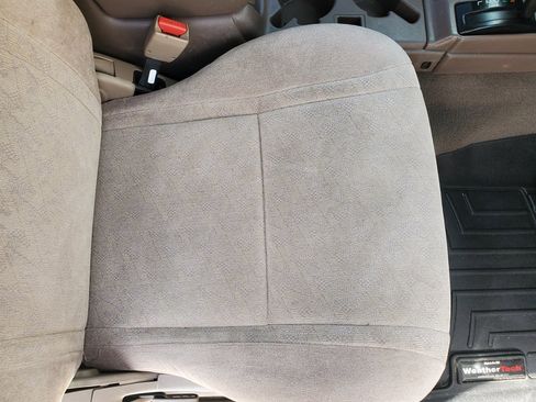 Used 2003 Toyota Tacoma w/ SR5 Package image 36